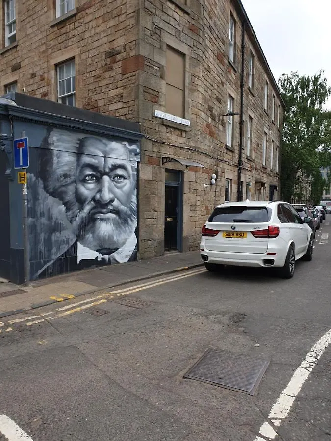 Lower Gilmore Place Edimburgo 0*,  Reino Unido
